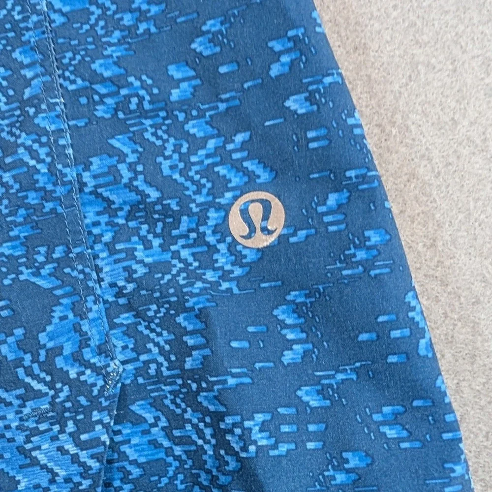 Lululemon Athletic Shorts Mens Small Blue Digital Camo Lined Running Training‎